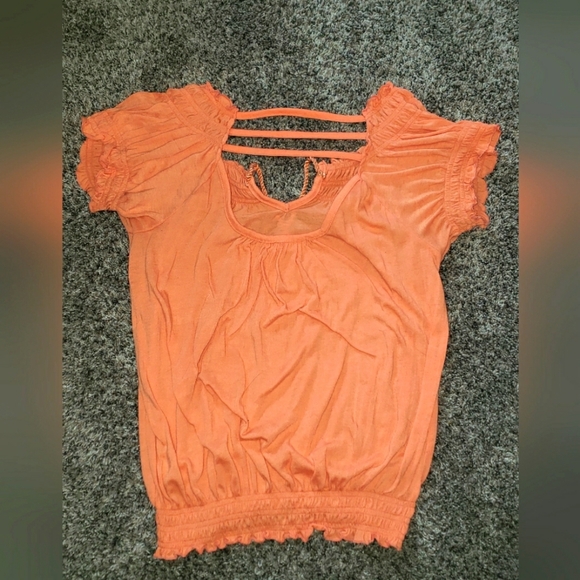 Derek Heart| Off The Shoulder Ruffled Top - Picture 4 of 4